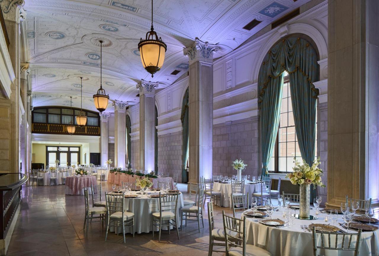 Marriott St. Louis Grand Hotel Exterior photo