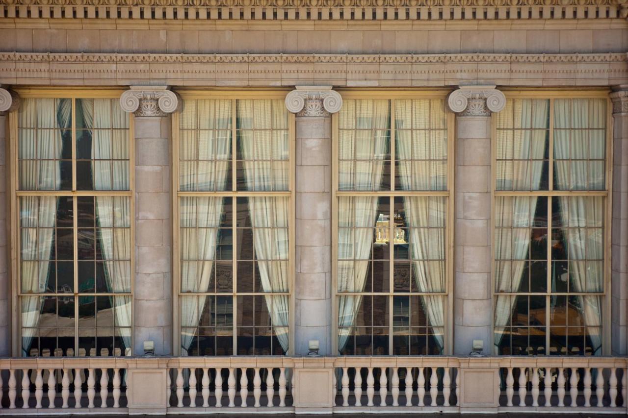 Marriott St. Louis Grand Hotel Exterior photo